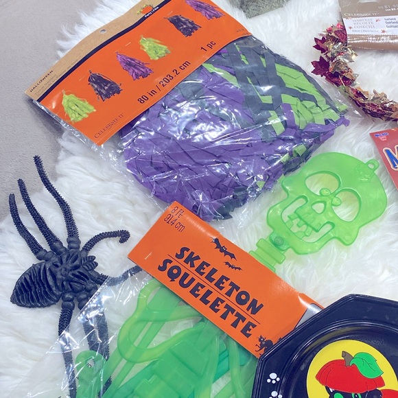 Vintage & New Fall Halloween Lot of Items Home Decor & Kid's + One Free Candle ! - Picture 3 of 8